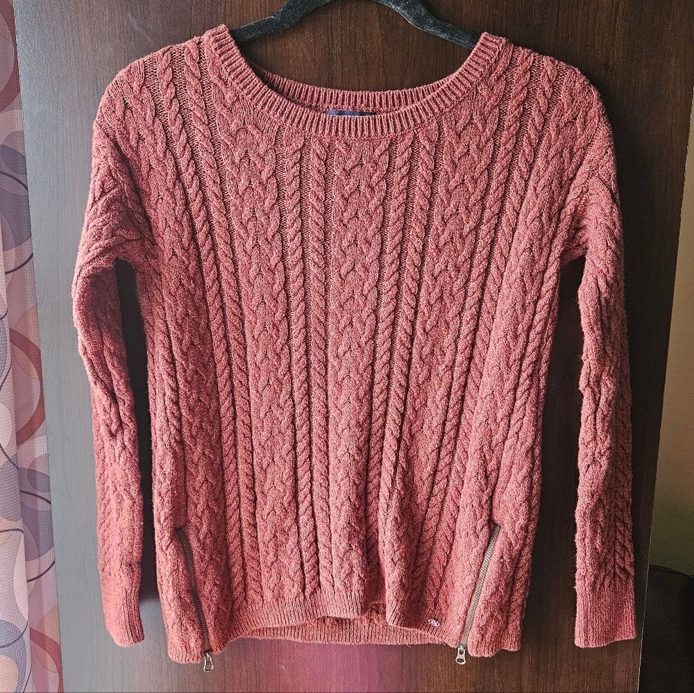 American Eagle Women's Cable Knit Sweater - Rust Colored Size Medium